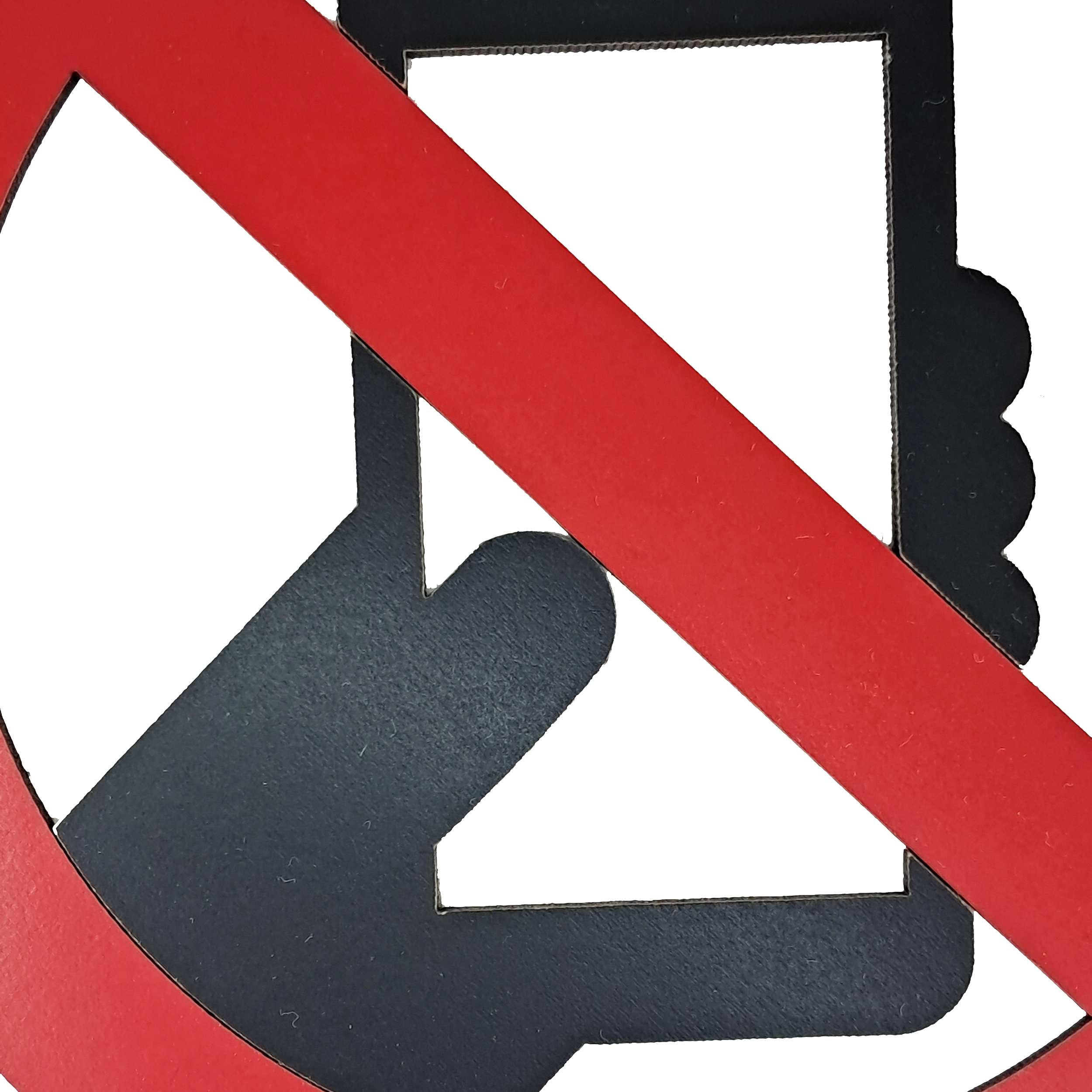 تابلو دیواری و چوبی به شکل دایره و پیام گوشی ممنوع یا موبایل ممنوع. از نمای نزدیک