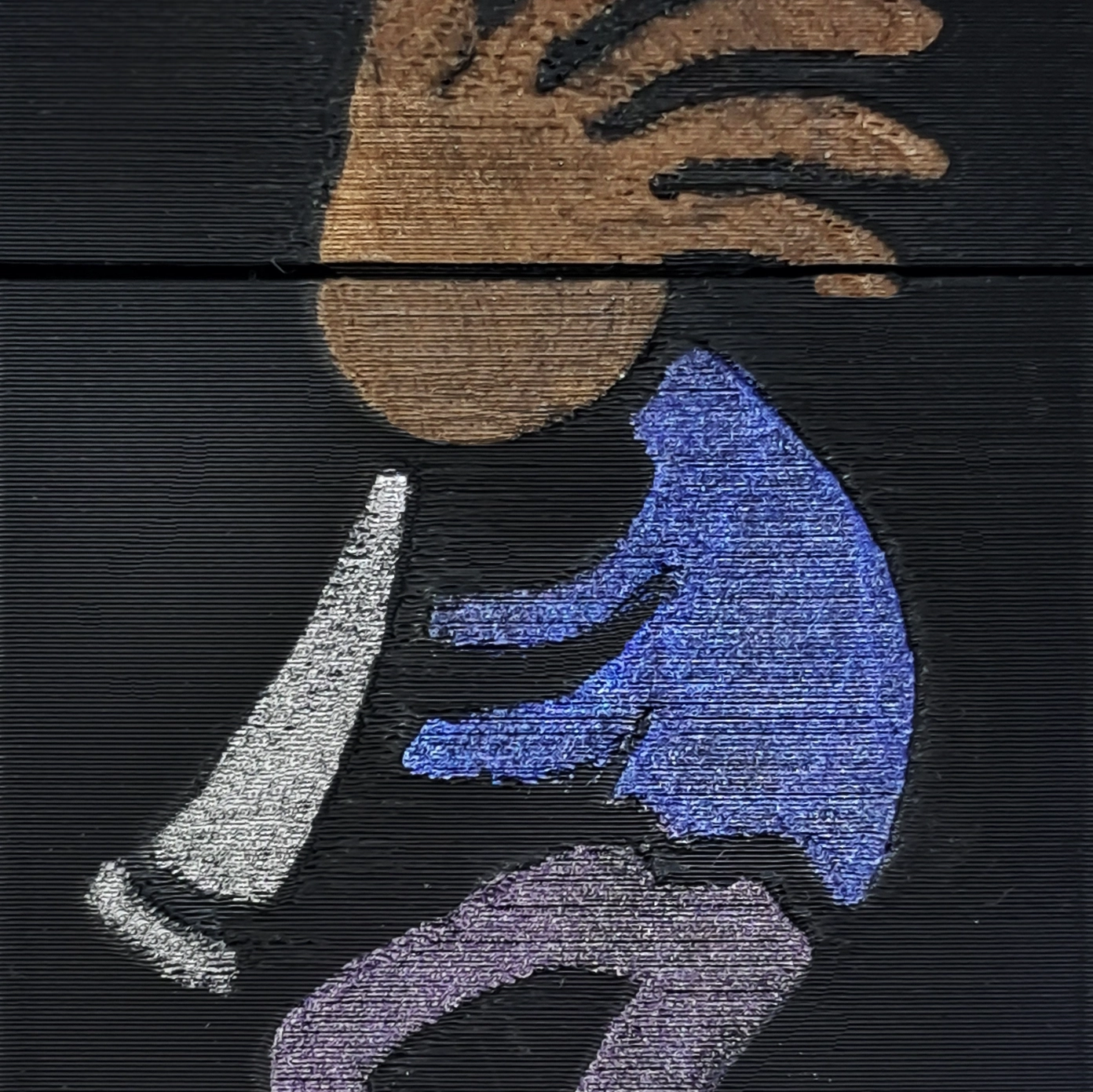 جعبه سیگار طرح شیپور و رقص از نمای نزدیک