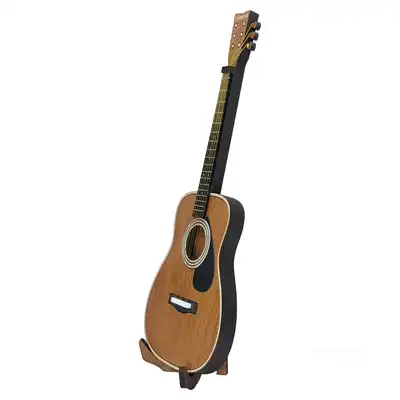 ماکت دکوری طرح گیتار آکوستیک کد m1206، یک ماکت دکوری و رومیزی هنری و مینیاتوری شیک و زیبا برای تزئین خانه و کافه مناسب دوستداران ساز و موسیقی گیتار آکوستیک